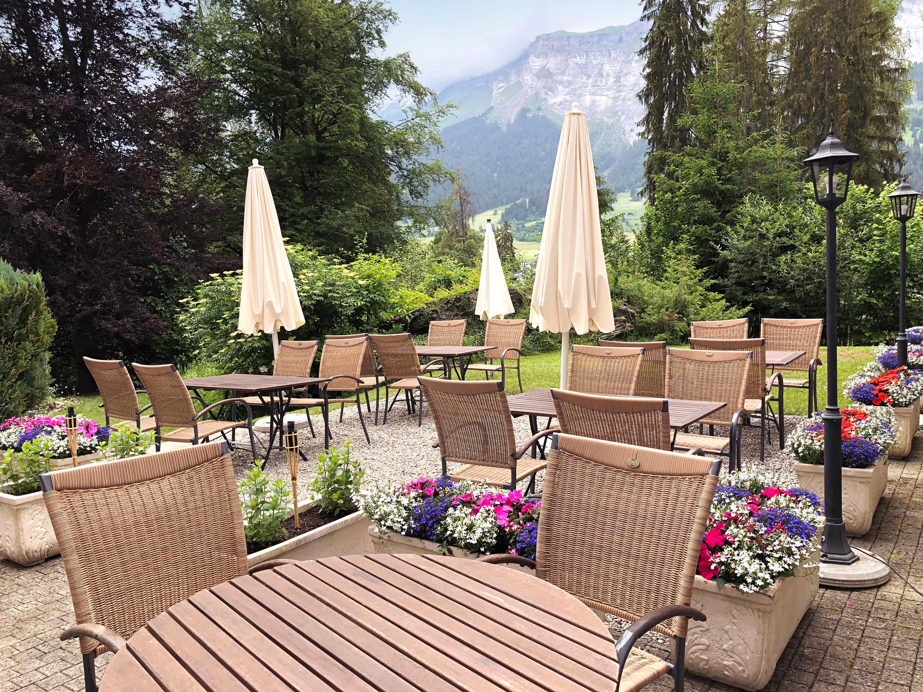terasse-sunstar-hotel-flims-neu-s.jpg
