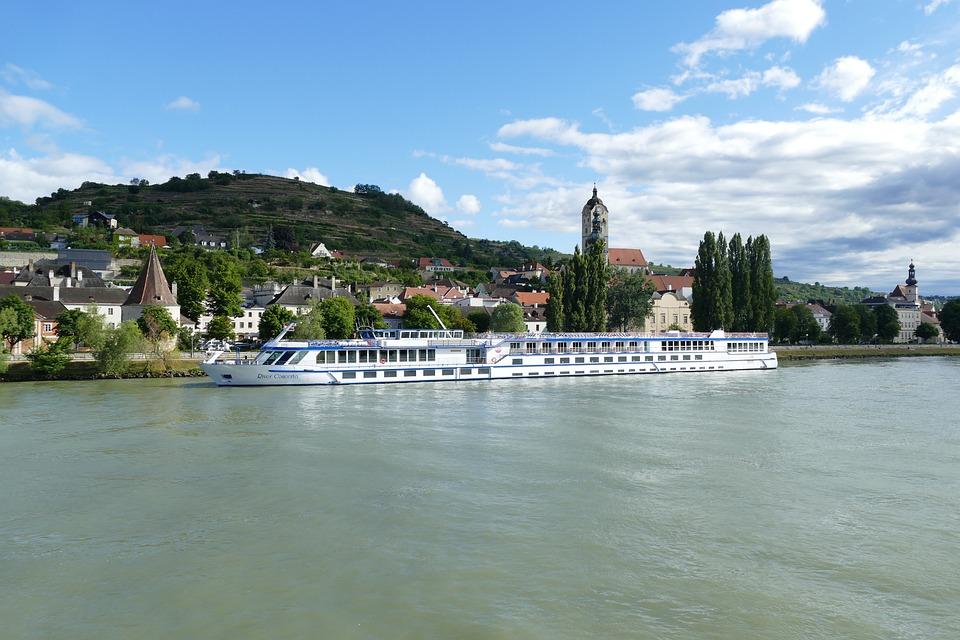 danube-3522073-960-720.jpg