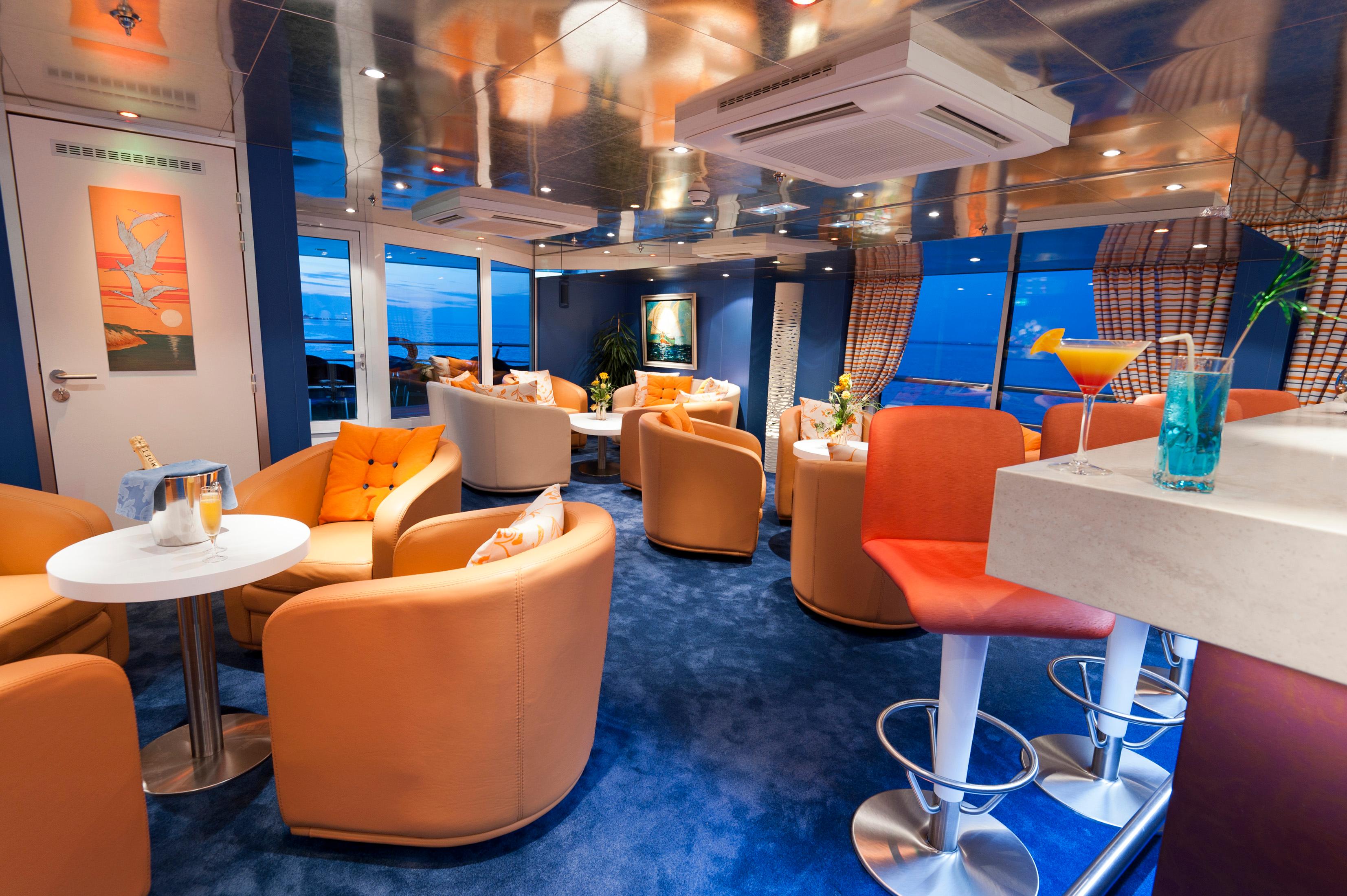 storage/okrareizen/salon-bar01-ms-cyrano-de-bergerac-garonne-croisieuropegregory-gerault.jpg
