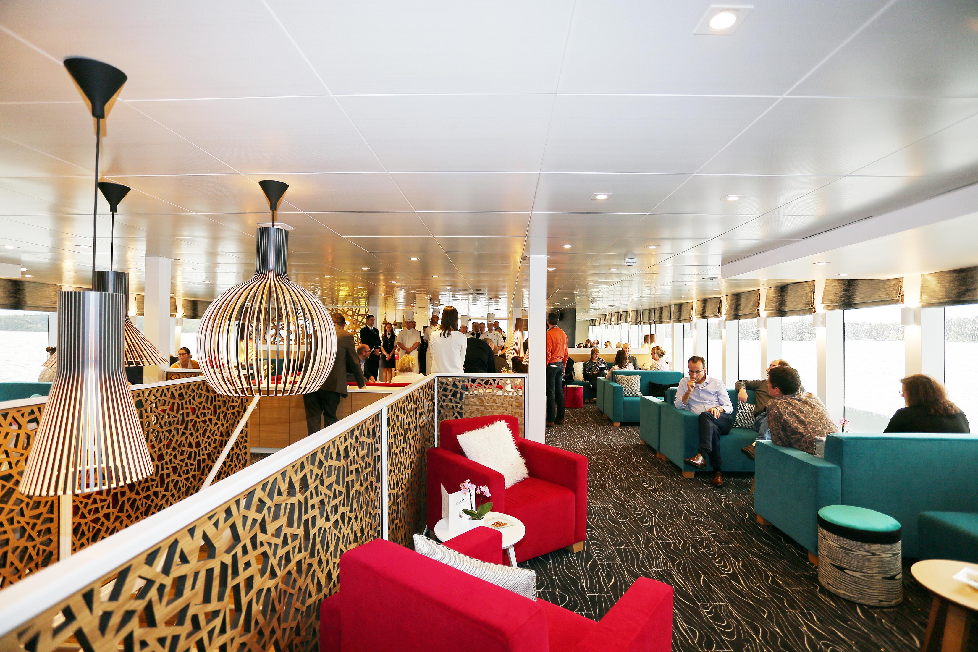 salon-bar07-ms-elbe-princesse-elbe-croisieuropeo.-asmussen.jpg